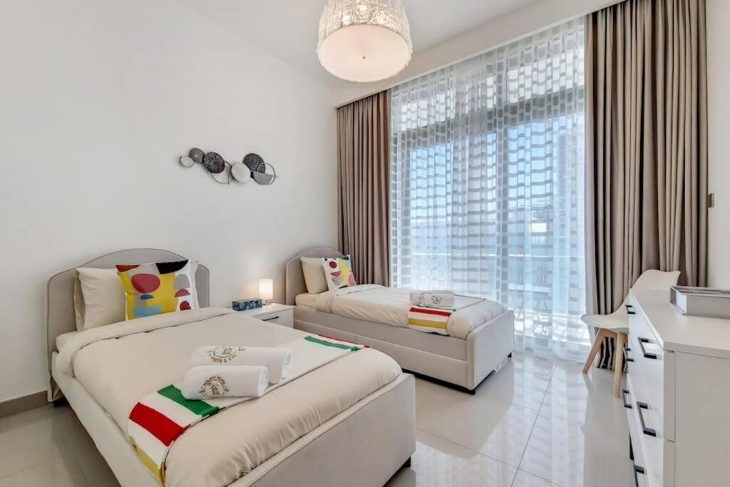 Stunning View Large 2 Bed Apartment Dubai